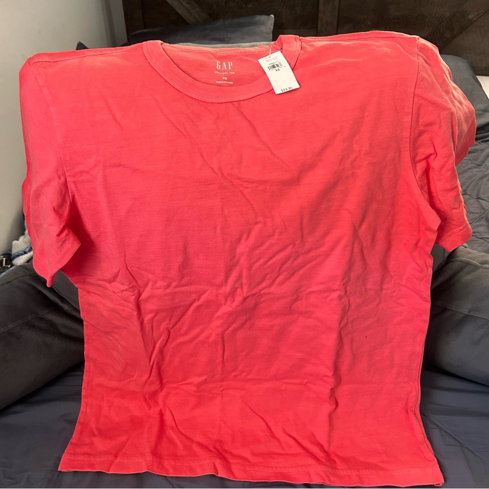 GAP Coral Crew Neck Tee Size XSmall